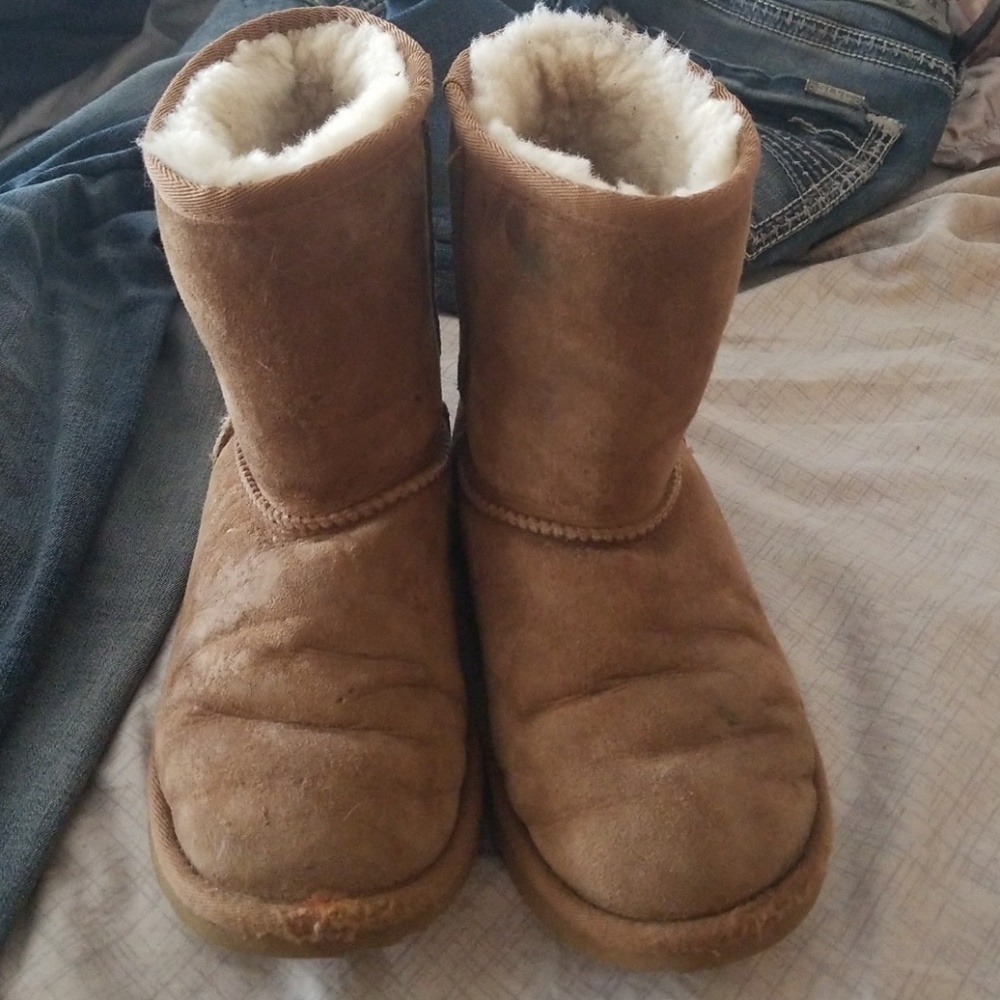 Girls size 4 ugg